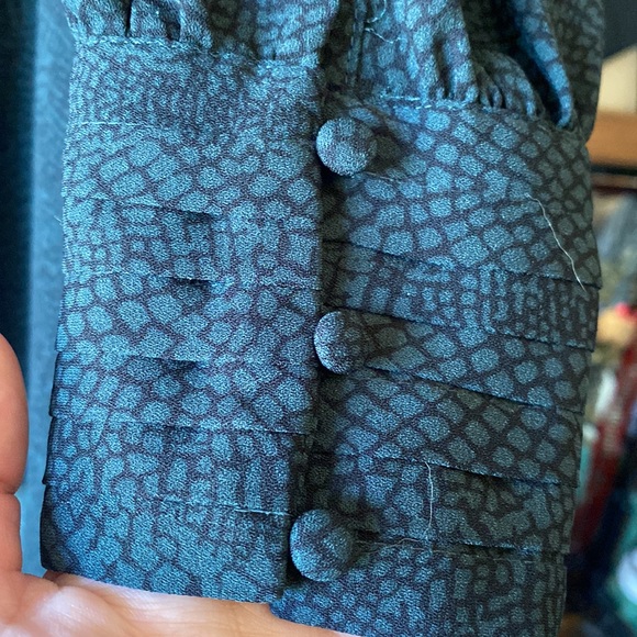 Green snakeskin long sleeve dress - Picture 4 of 4